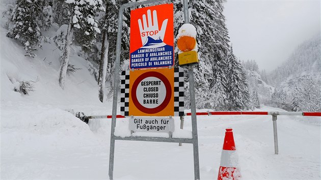 Cedule varující před lavina v Rakousku (11. ledna 2019)