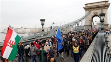 Lidé v Budapeti znovu vyli do ulic na protest proti novele zákoníku práce...