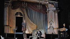 Scéna z opery Franceska Ciley Adriana Lecouvreur, kterou uvedla Metropolitní...