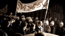Poklidná studentská demonstrace na Národní třídě v Praze byla příslušníky...