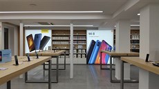 Nejvtí Mi Store otevelo Xiaomi na paíské tíd Champs-Élysées