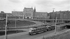 Historické fotografie stanic metra, tramvajových zastávek nebo teba historické...