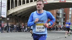 Mark Fellows na snímku z desetikilometrového závodu v Manchesteru v roce 2015