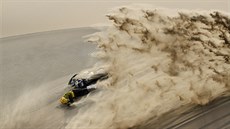 Pád eského motocyklisty Jana Brabce v 9. etap Rallye Dakar.