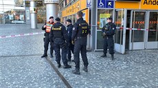 Anonym nahlásil bombu ve stanici metra Andl, policie prostory vyklidila (18....