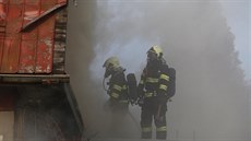 Hasi�i vyslaní k po�áru rodinného domu ve Velkém Týnci na Olomoucku na�li...