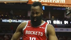 James Harden z Houstonu se raduje v zápase s Brooklynem.