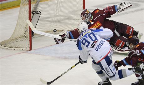 Hokejisté Komety Brno si mohou u v úterním duelu se Spartou zajistit píslunost k elitní estce.