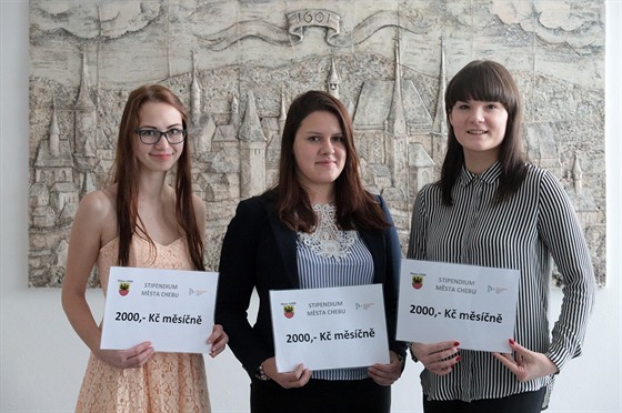 Nela Bambousková, Michaele Karafiátová a Kristina Bernatová získaly stipendium...