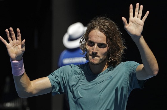 ecký tenista Stefanos Tsitsipas slaví postup do semifinále Australian Open.