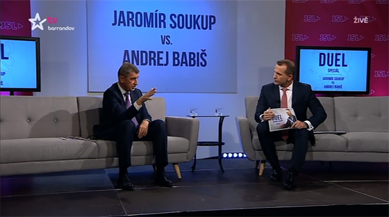 Andrej Babi (vlevo) s editelem TV Barrandov Jaromírem Soukupem v jednom z...