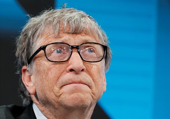 Zakladatel firmy Microsoft a šéf nadace Bill Gates na Světovém ekonomickém fóru...