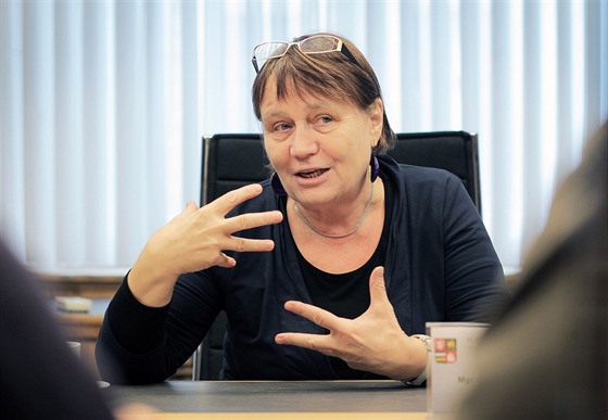 Podle ombudsmanky Anny abatové (na snímku) byla editelka Sochorová na své svence moc písná.