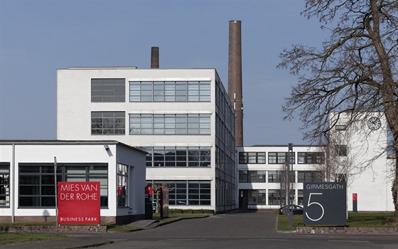 Celý komplex školy v Desavě (Dessau), který navrhl Gropius, byl zapsán na...
