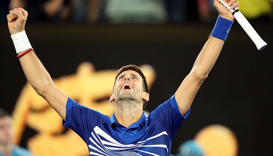 POSTUP. Srbský tenista Novak Djokovi se raduje z postupu do finále Australian...
