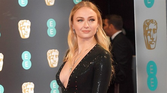 Sophie Turnerová na udílení cen BAFTA (Londýn, 12. února 2017)