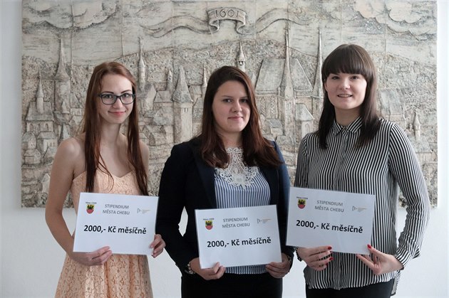 Nela Bambousková, Michaele Karafiátová a Kristina Bernatová získaly stipendium...