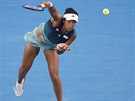 ESO? Japonka Naomi Ósakaová servíruje ve finále Australian Open.