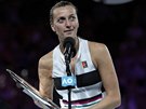 PODKOVÁNÍ. Petra Kvitová promlouvá k divákm po poraeném finále Australian...