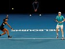 Australský pár John-Patrick Smith a Astra Sharmaová ve finále smíené tyhry...