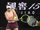 Barbora Krejíková hraje bekhend ve finále smíené tyhry na Australian Open,...
