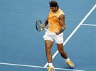 BOJ. panl Rafael Nadal se snaí vyhecovat k maximálnímu výkonu ve finále...