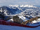 POHLED ZE STARTU. Pi pátením sjezdu bylo na Hahnenkammu zataeno, fotografie...