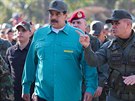 Venezuelský prezident Nicolas Maduro s ministrem obrany Vladimirem Padrinem...
