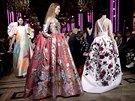 Pehlídka módního domu Schiaparelli Haute Couture