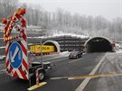 Oprava tubusu tunelu Panensk na dlnici D8 po sobotnm poru nkladnho...