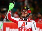 Marcel Hirscher se raduje z vítzství ve slalomu ve Schladmingu.