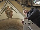 Architekt Jan Soukup zjistil, e u zrestaurovaného znaku msta Plzn, který je...