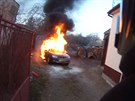 Hasiči na Vyškovsku v pondělí ráno likvidovali požár auta, škoda je je patnáct...