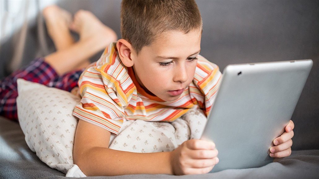 Život Anny byl peklo. Dětem realita splývá s online světem, tvrdí experti