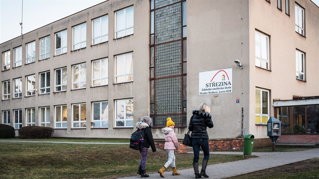 Základní um�lecká �kola St�ezina v Hradci Králové p�e�ívá v provizoriu po...