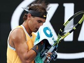 RUNK. panl Rafael Nadal si mezi vmnami finle Australian Open utr...