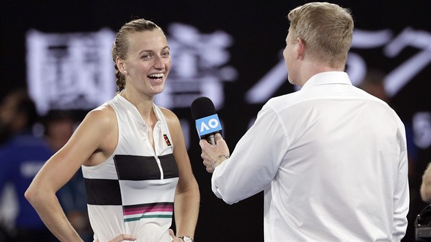 Tenistka Petra Kvitov v rozhovoru na kurtu s Jimem Courierem po postupu do finle Australian Open.