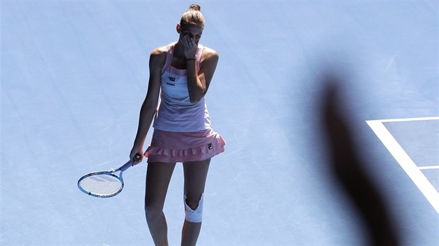 DOJAT. esk tenistka Karolna Plkov se raduje z vhry nad Serenou Williamsovou a postupu do semifinle Australian Open.