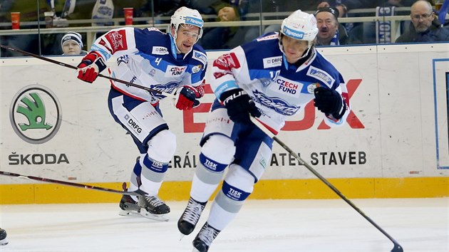 Brnnt hokejist Zbynk Michlek (vlevo) a Martin Erat to na branku Zlna.