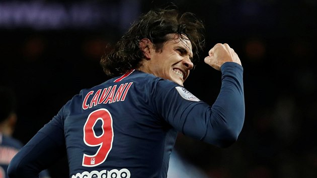 Edinson Cavani z PSG slav zsah do st Rennes.