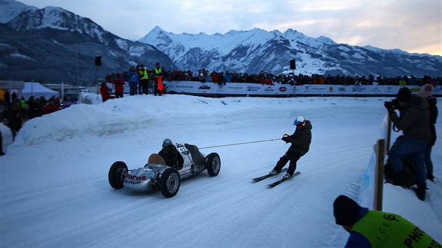 Prestižní závod GP Ice Race se po 45leté pauze vrátil do rakouského Zel am See.