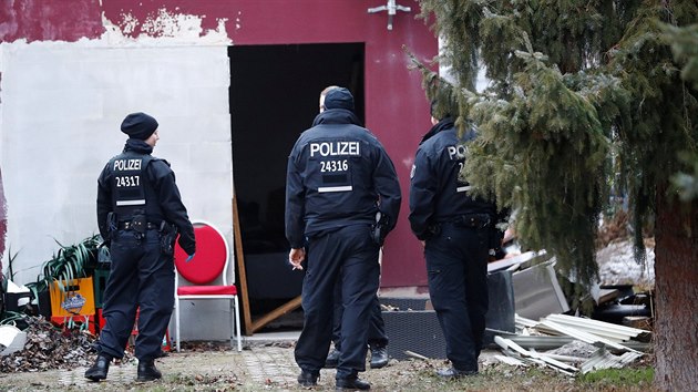 Speciální policejní komando v Berlíně od rána provádí rozsáhlou razii proti mezinárodnímu gangu pašeráků zbraní. (24. ledna 2019)