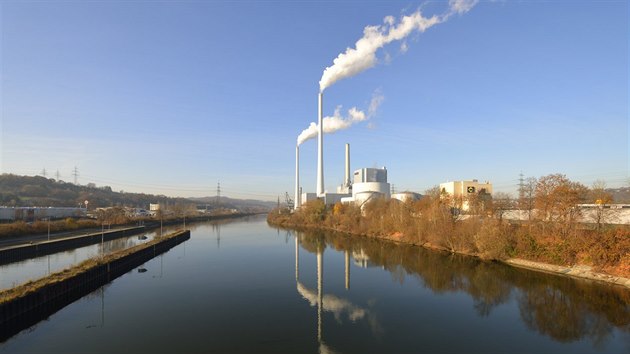 Uheln elektrrna v nmeckm Altbach-Deizisau.