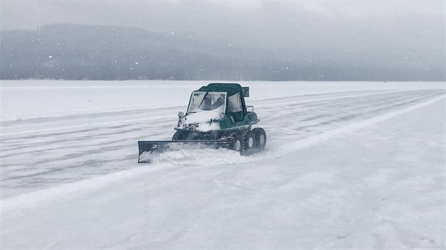 V Lipn nad Vltavou upravuje drhu speciln estikolka.