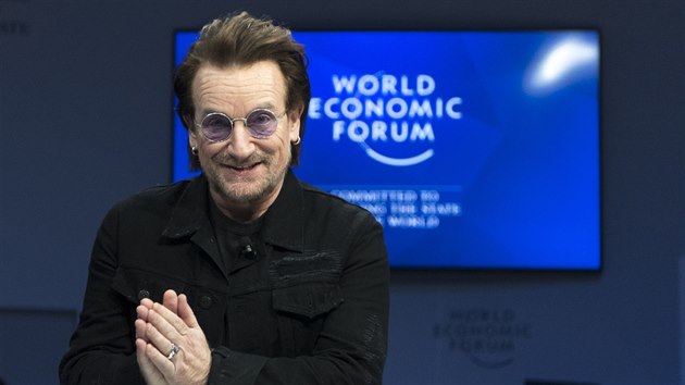 Zpěvák skupiny U2 Bono na Světovém ekonomickém fóru v Davosu (23.1.2019)
