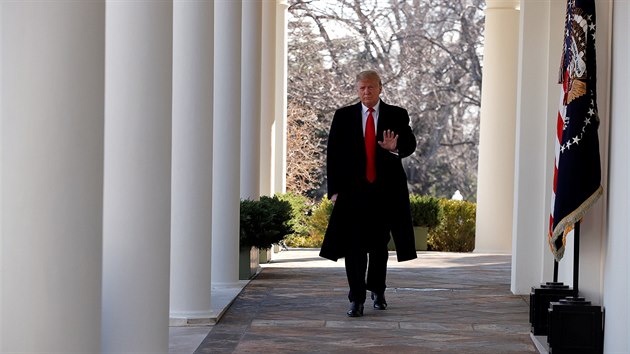 Americk prezident Donald Trump v projevu z Blho domu oznmil uvolnn financ pro vldn ady po dobu t tdn. (25. ledna 2019)