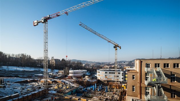 V Nchod pokrauje mohutn pestavba nemocnice (22.1.2019).