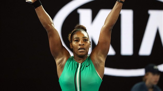 POJEDENCT. Serena Williamsov slav, na tenisovm Australian Open si zahraje u sv jedenct tvrtfinle.