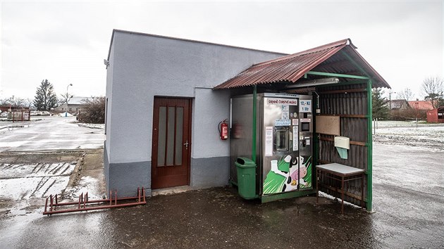 Mlkomat jet provozuj na farm v Osikch nedaleko Hradce Krlov.