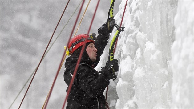 Ledovou stnu ve Vru na rsku se podailo vytvoit o msc dve ne minul rok. Prvn lezci se na ni vydali tuto sobotu. (26. ledna 2019)